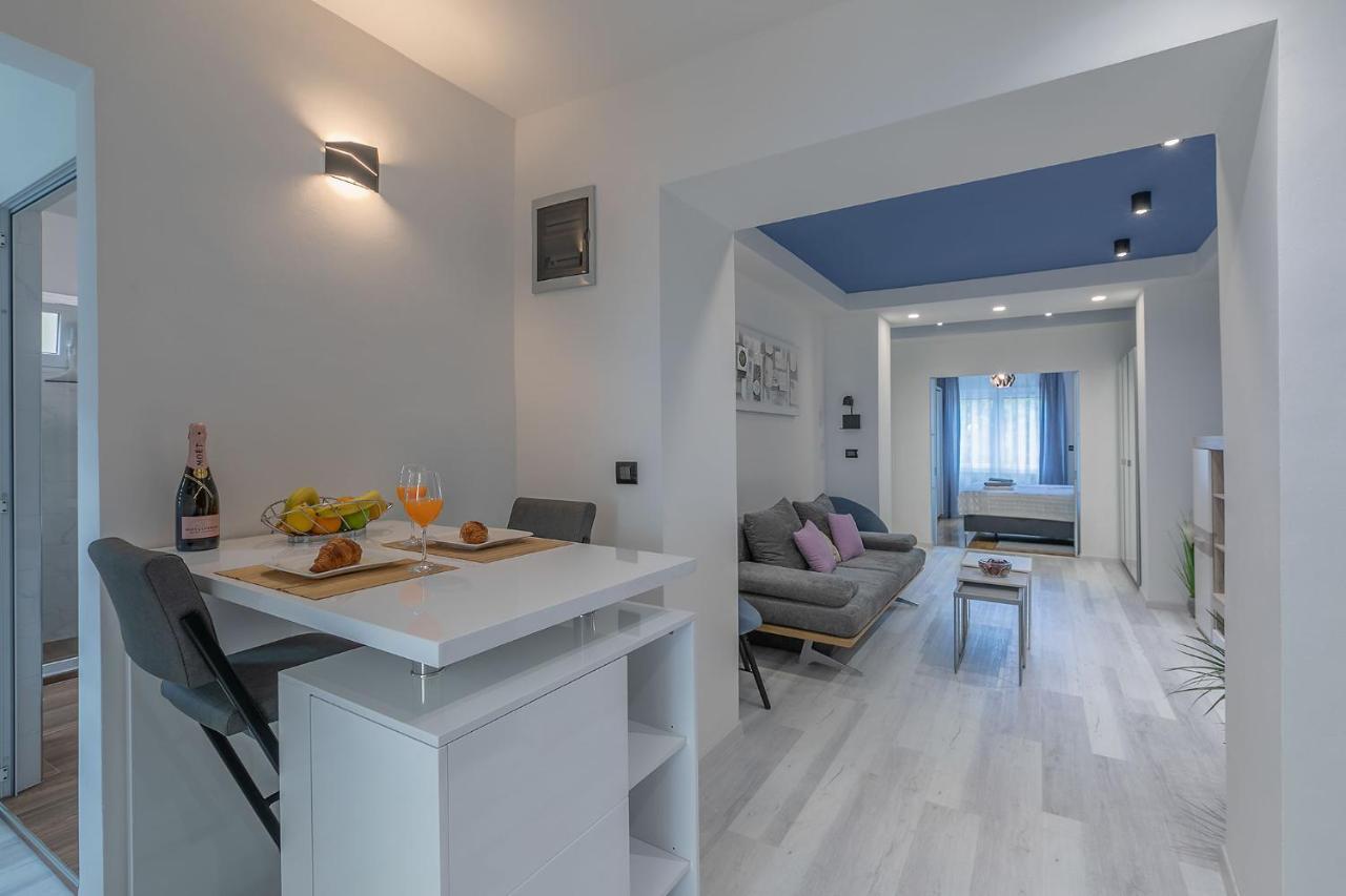 Arena Blue Dream - Modern Apartment With Terrace 普拉 外观 照片