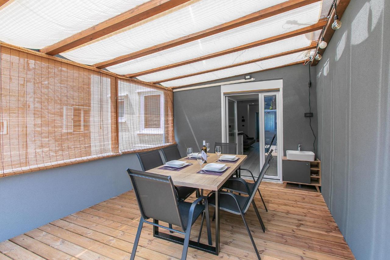Arena Blue Dream - Modern Apartment With Terrace 普拉 外观 照片