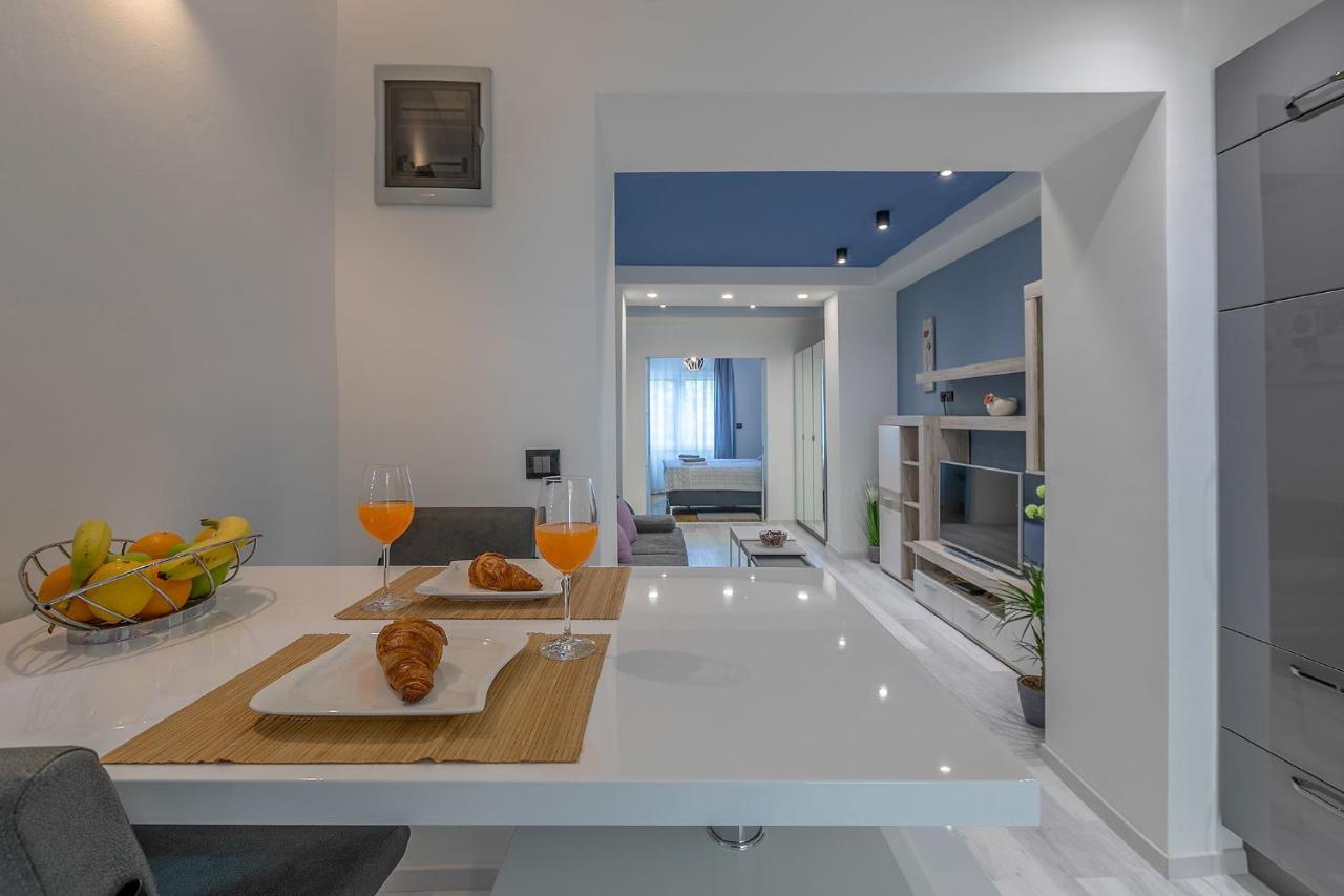 Arena Blue Dream - Modern Apartment With Terrace 普拉 外观 照片